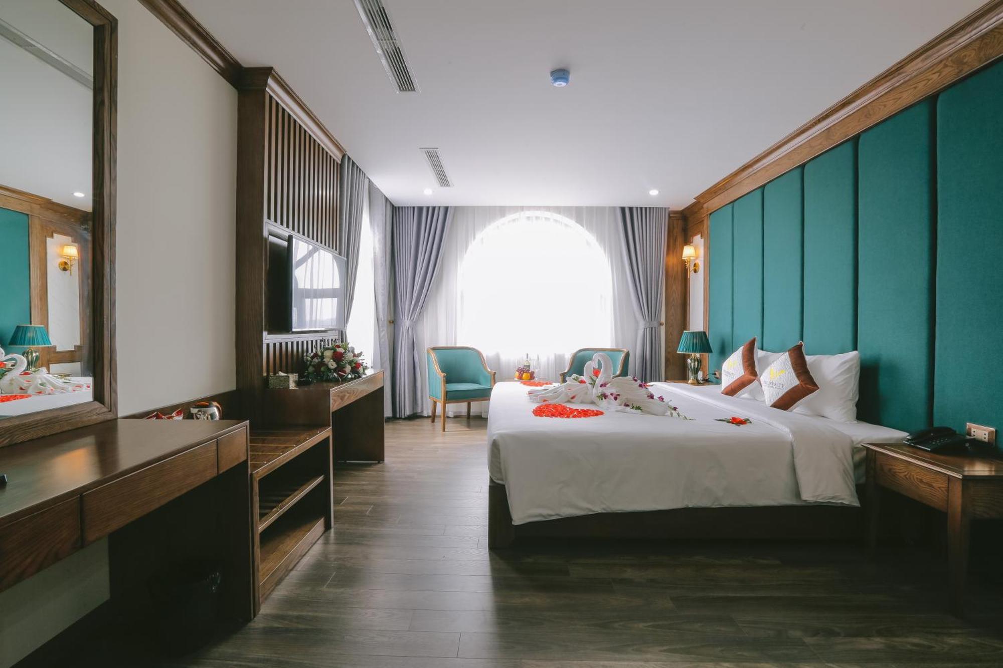 Prosperity Boutique Halong Hotel & Restaurent Халонг Экстерьер фото